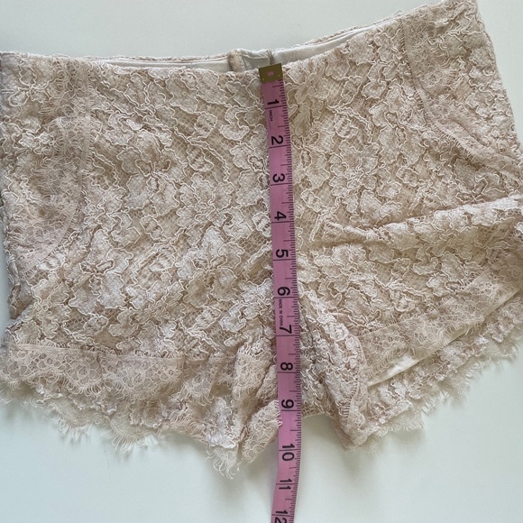 Wilfred by Aritzia | Cream Ivory Scallop Lace Jules Shorts | Size XXS 00 - Picture 11 of 14